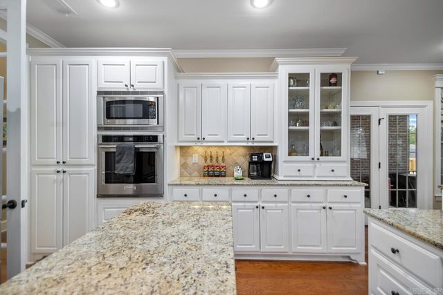 4040 Robinwood Circle, Bryant, AR 72022