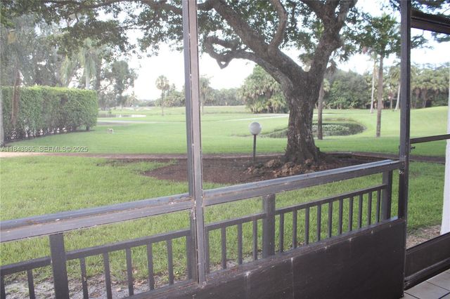 16051 Blatt Boulevard 106, Weston, FL 33326