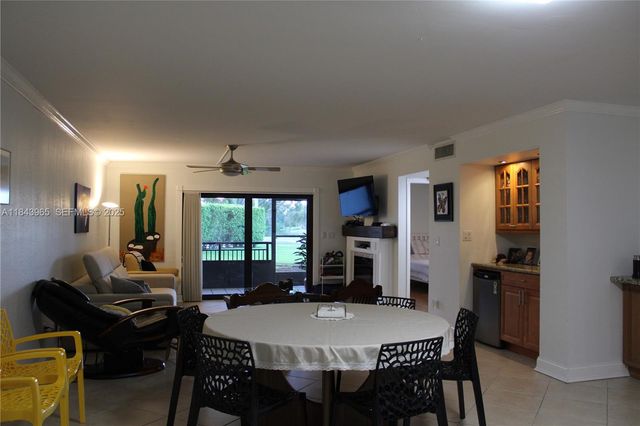 16051 Blatt Boulevard 106, Weston, FL 33326