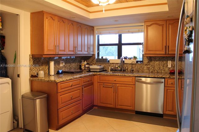 16051 Blatt Boulevard 106, Weston, FL 33326