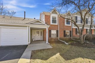 125 CLEVELAND Court M2, Schaumburg, IL 60193