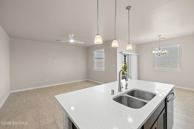 2840 Aragon Avenue, Las Cruces, NM 88007
