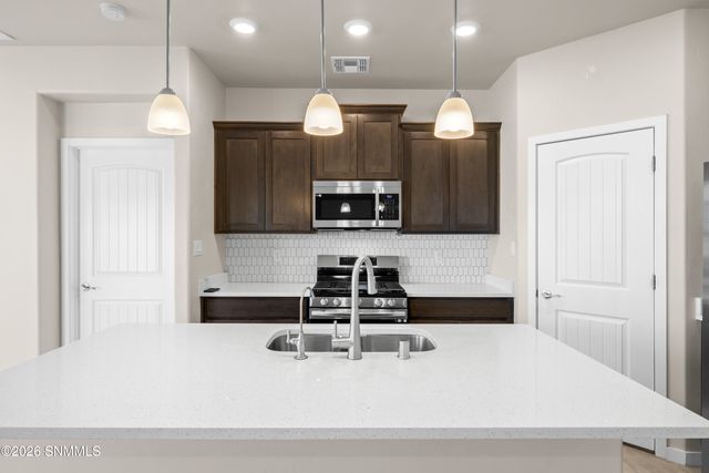 2840 Aragon Avenue, Las Cruces, NM 88007