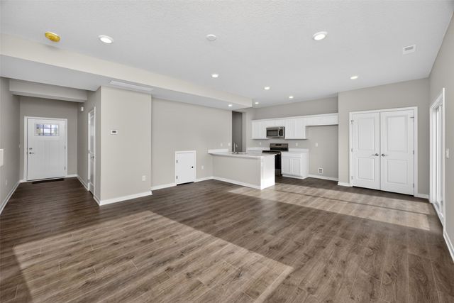 9112 Robinson Drive, West Des Moines, IA 50266