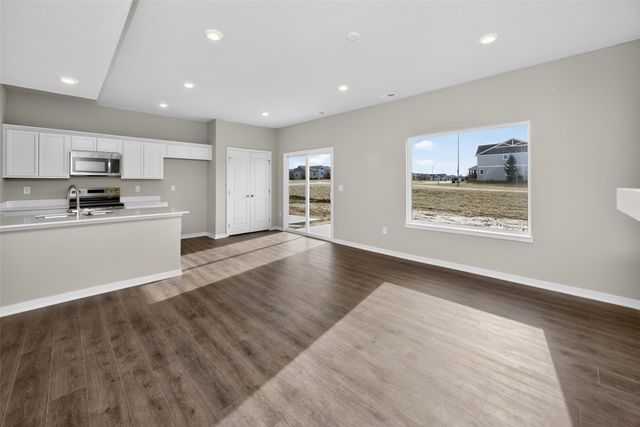 9112 Robinson Drive, West Des Moines, IA 50266