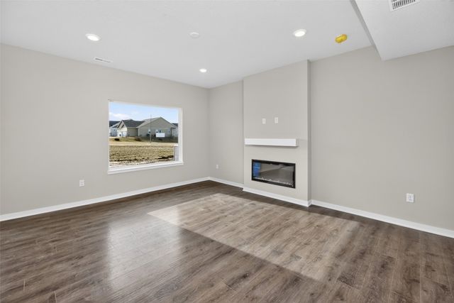 9112 Robinson Drive, West Des Moines, IA 50266