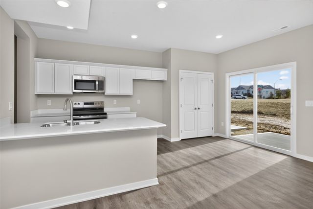 9112 Robinson Drive, West Des Moines, IA 50266