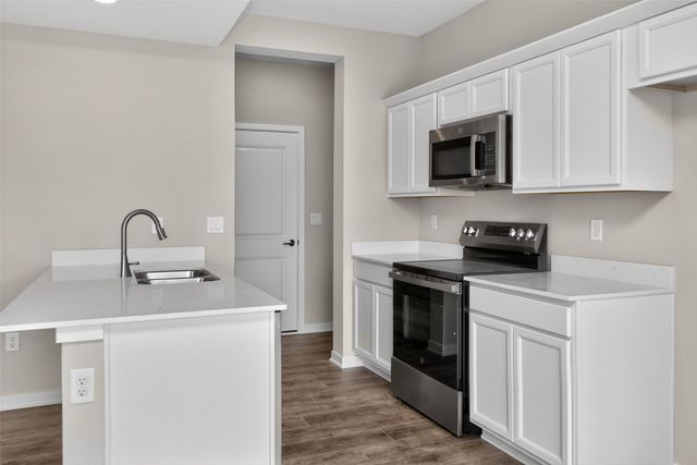 9112 Robinson Drive, West Des Moines, IA 50266