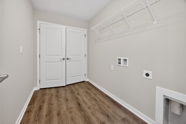 9112 Robinson Drive, West Des Moines, IA 50266