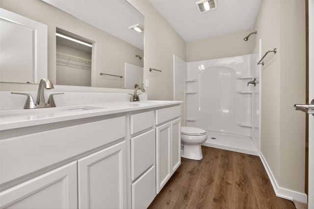 9112 Robinson Drive, West Des Moines, IA 50266
