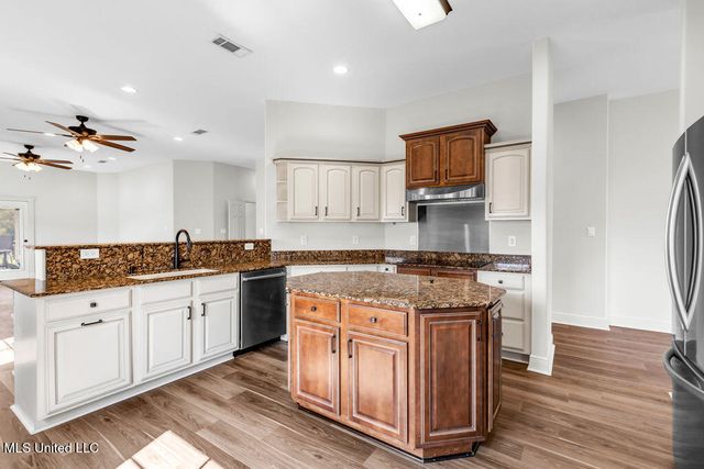 742 Sharon Hills Drive, Biloxi, MS 39532