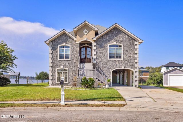 742 Sharon Hills Drive, Biloxi, MS 39532