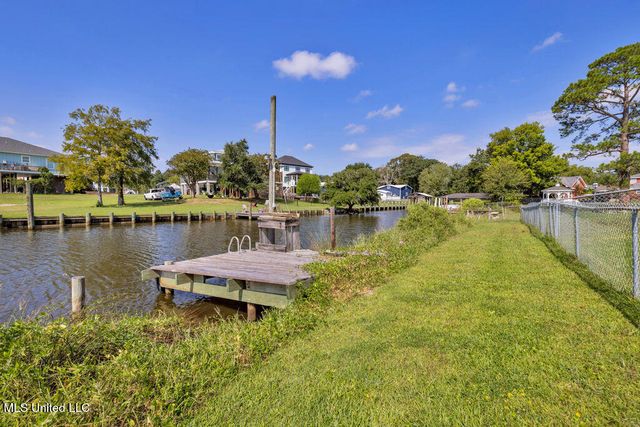 742 Sharon Hills Drive, Biloxi, MS 39532