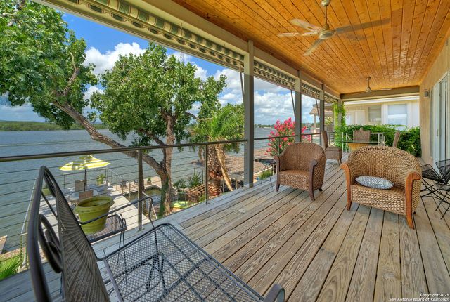204 N Waterway Dr, Kingsland, TX 78639