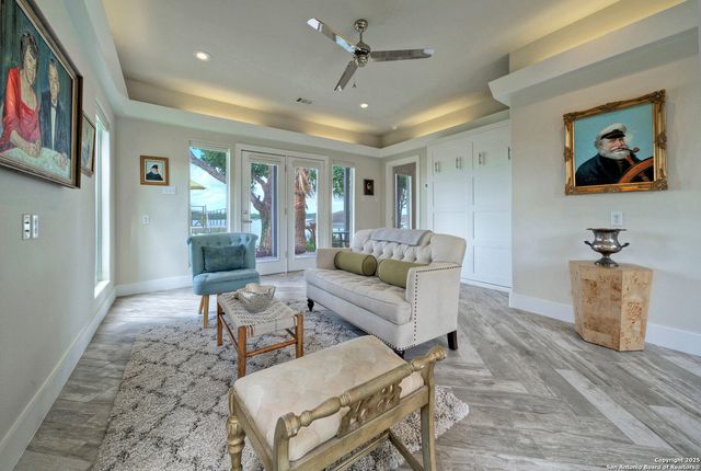 204 N Waterway Dr, Kingsland, TX 78639