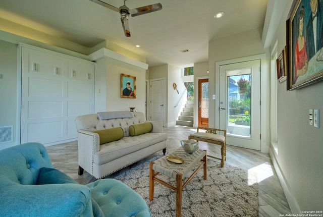204 N Waterway Dr, Kingsland, TX 78639