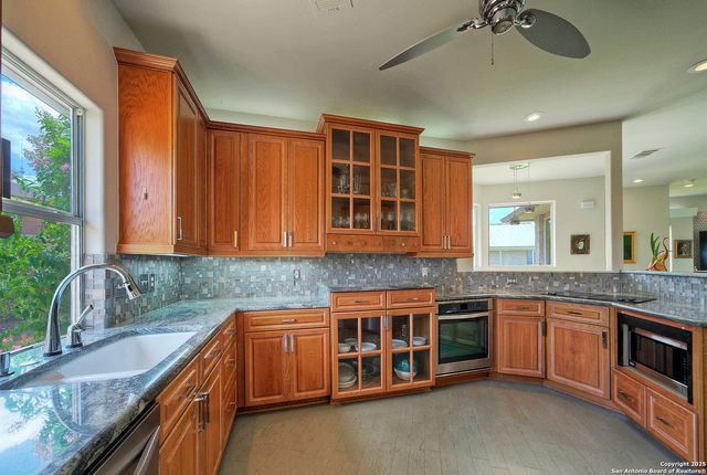 204 N Waterway Dr, Kingsland, TX 78639