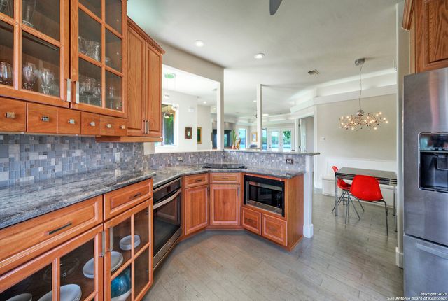 204 N Waterway Dr, Kingsland, TX 78639