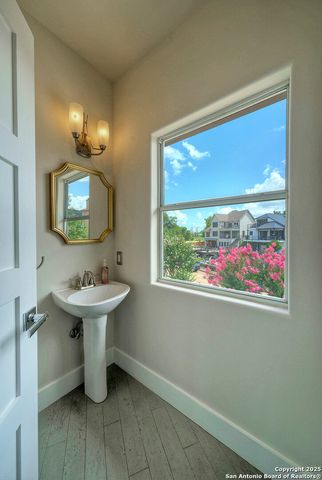 204 N Waterway Dr, Kingsland, TX 78639