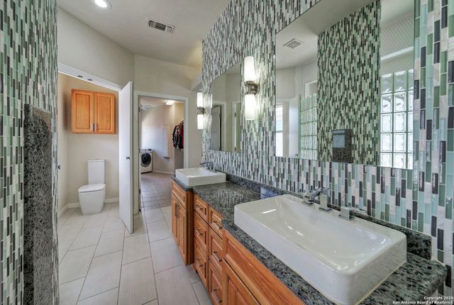 204 N Waterway Dr, Kingsland, TX 78639