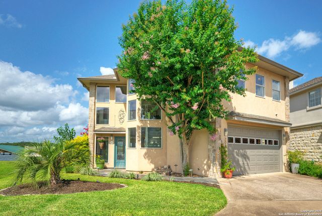 204 N Waterway Dr, Kingsland, TX 78639