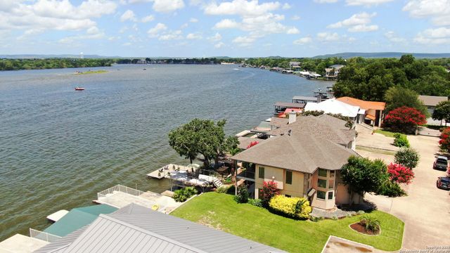 204 N Waterway Dr, Kingsland, TX 78639