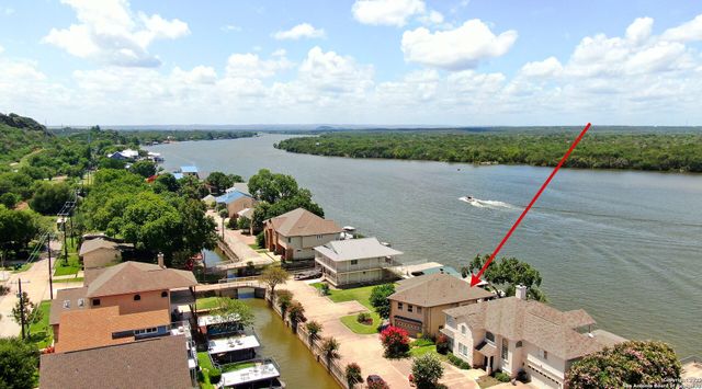 204 N Waterway Dr, Kingsland, TX 78639