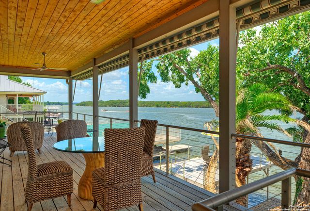 204 N Waterway Dr, Kingsland, TX 78639