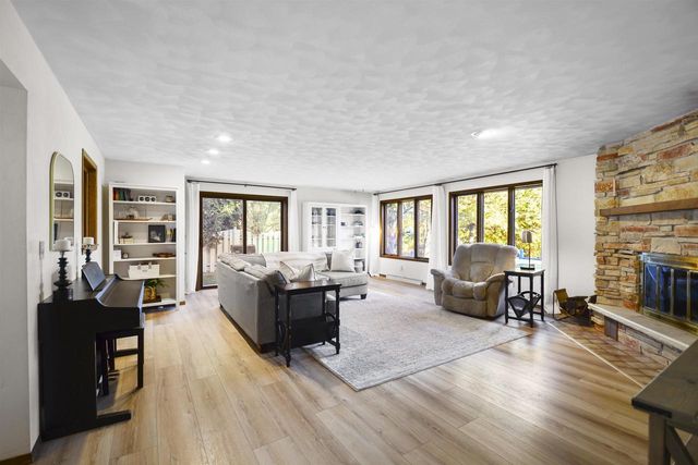 4710 W SUNFLOWER ROAD, Appleton, WI 54914