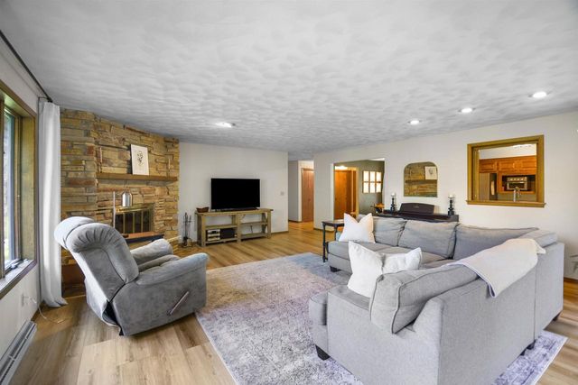 4710 W SUNFLOWER ROAD, Appleton, WI 54914