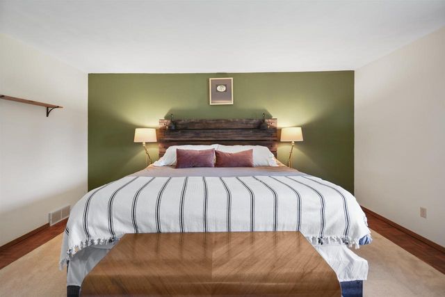 4710 W SUNFLOWER ROAD, Appleton, WI 54914