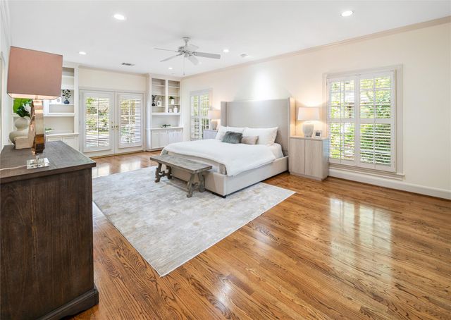 2 Soldiers Creek Circle, Hunters Creek Village, TX 77024