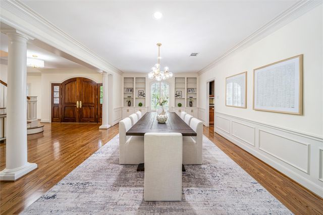 2 Soldiers Creek Circle, Hunters Creek Village, TX 77024