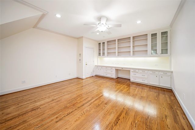 2 Soldiers Creek Circle, Hunters Creek Village, TX 77024