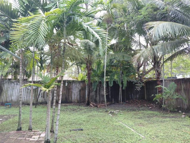 1050 NE 82nd St 2, Miami, FL 33138