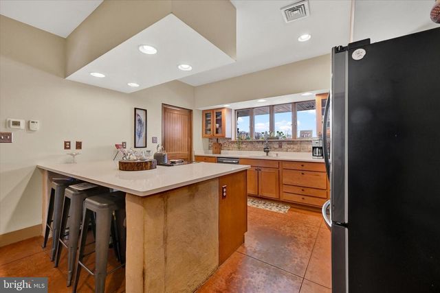 8272 WOODBINE RD, Airville, PA 17302