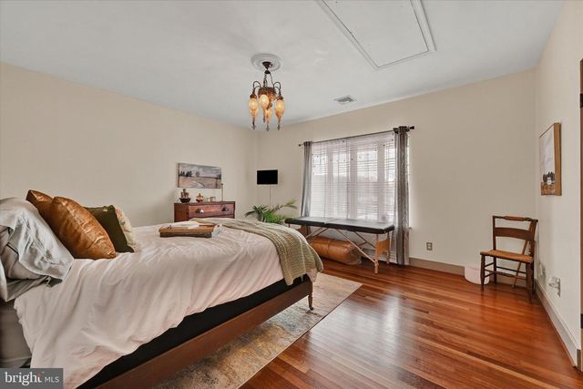 8272 WOODBINE RD, Airville, PA 17302