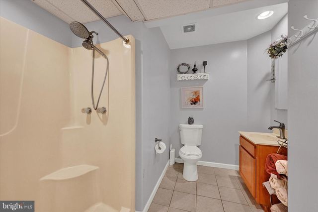 8272 WOODBINE RD, Airville, PA 17302