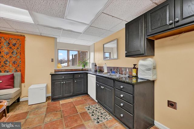 8272 WOODBINE RD, Airville, PA 17302