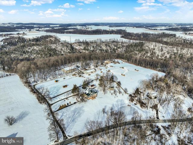 8272 WOODBINE RD, Airville, PA 17302