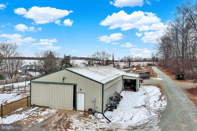 8272 WOODBINE RD, Airville, PA 17302