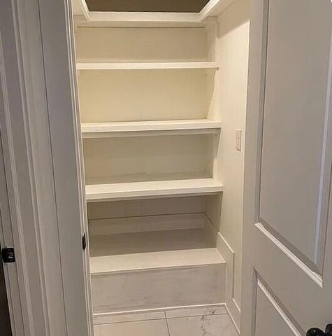 231 Lincoln Hills Drive, Valparaiso, IN 46385