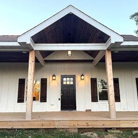 231 Lincoln Hills Drive, Valparaiso, IN 46385