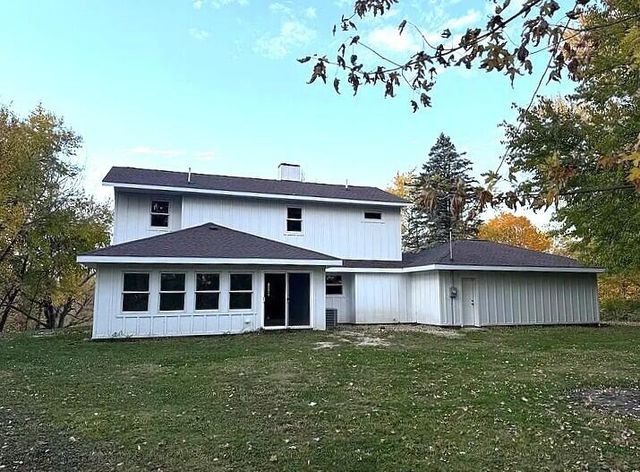 231 Lincoln Hills Drive, Valparaiso, IN 46385