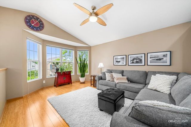 176 Presidential Boulevard, Oswego, IL 60543