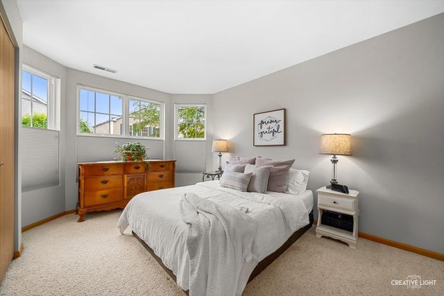 176 Presidential Boulevard, Oswego, IL 60543