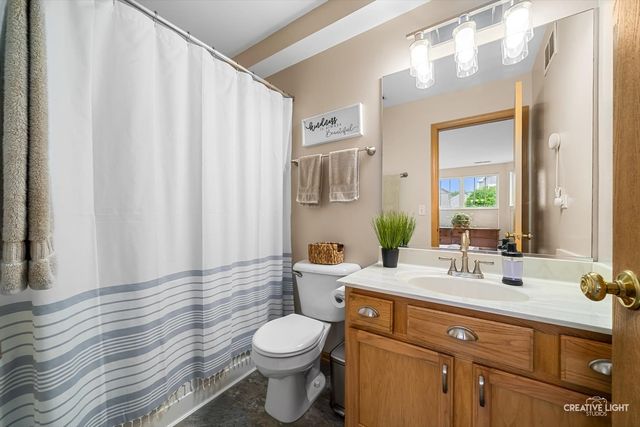 176 Presidential Boulevard, Oswego, IL 60543