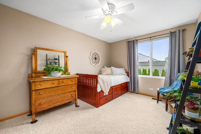 176 Presidential Boulevard, Oswego, IL 60543