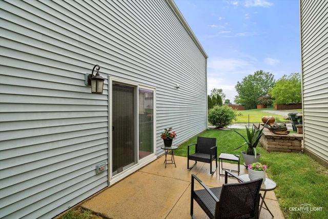 176 Presidential Boulevard, Oswego, IL 60543