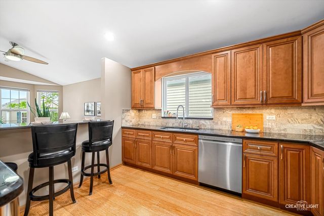 176 Presidential Boulevard, Oswego, IL 60543